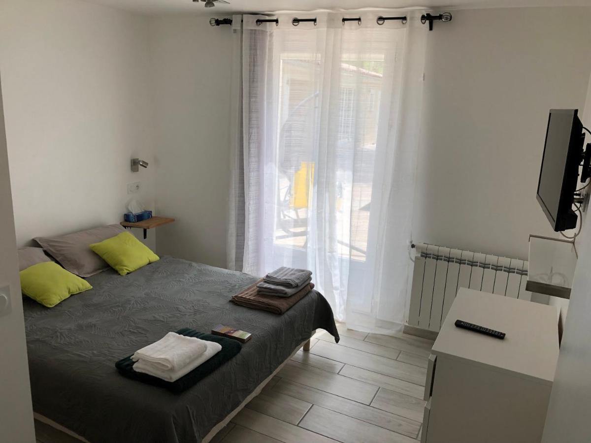 Au Milieu Des Piboules De Provence. Villa ลีล-ซูร์-ลา-ซอร์ก ภายนอก รูปภาพ